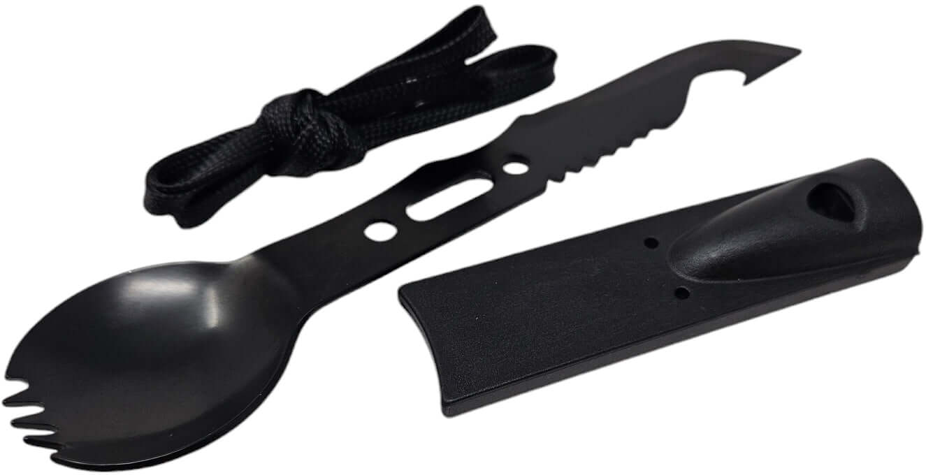 Multifunktionales Besteckset für Camping und Outdoor-Aktivitäten, bestehend aus Löffel, Gabel und Messer.