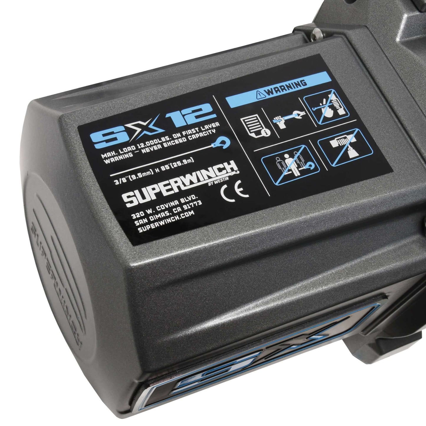 Die Superwinch SX12 12V ist die ideale Seilwinde, besonders geeignet für Fahrzeugbergungen bis 5,4 Tonnen. Im Lieferumfang enthalten sind eine Kabelfernbedienung, Einbauschalter, Steckdose, Relais, Rollenfenster, Batteriekabel und ein Stahlseil mit Sicher